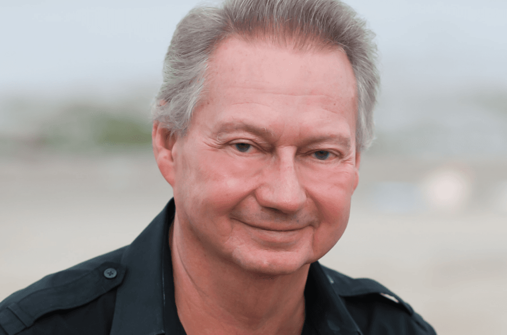 Jon Mundy autor de vivir un curso de milagros